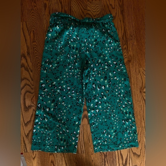 Halogen Green and Black Leopard Print Wide Leg Cropped Pants Size Medium - Picture 7 of 9